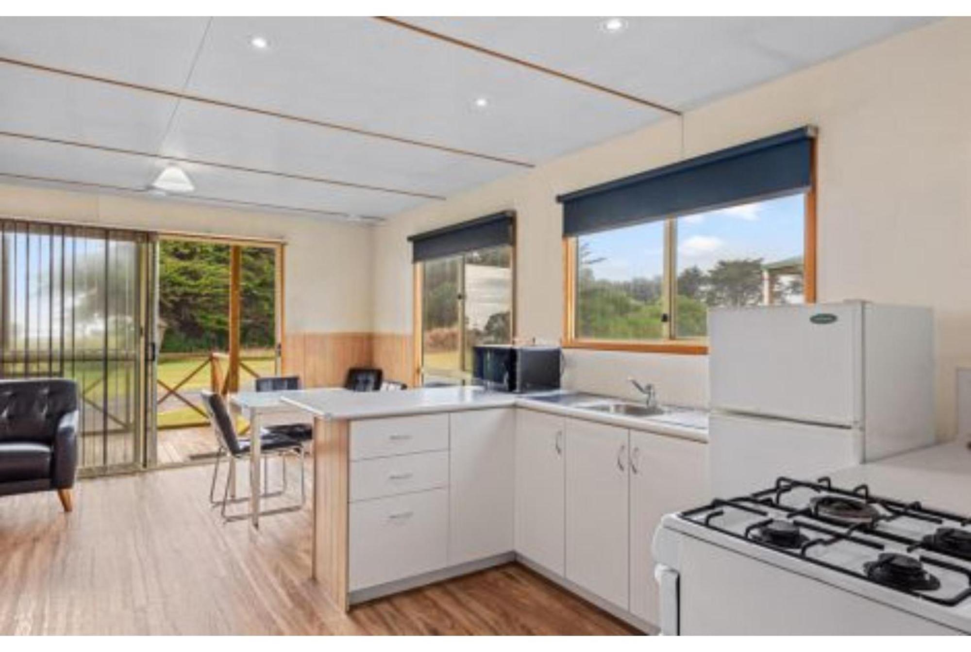 Discovery Parks - Devonport Room photo